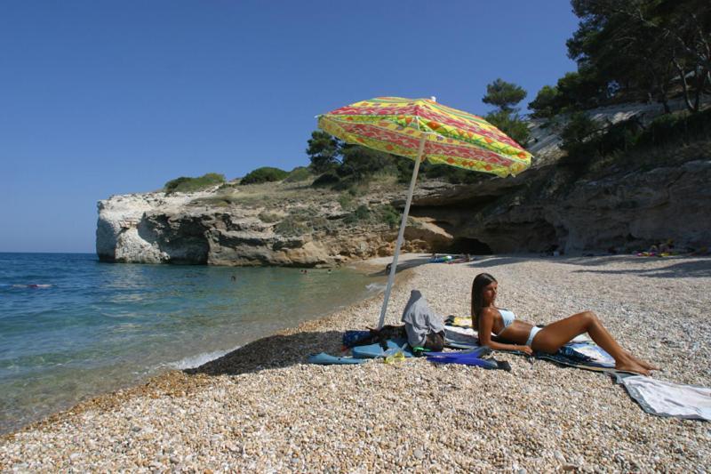 Отель Baia Di Campi Вьесте Экстерьер фото